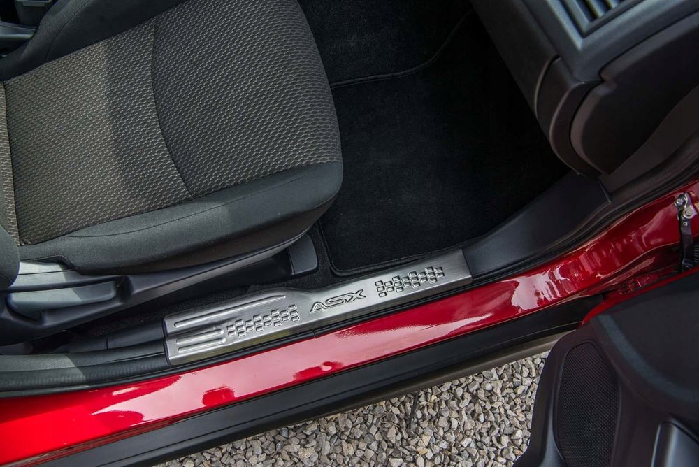 wewnętrzne górne listwy progowe mitsubishi asx iii