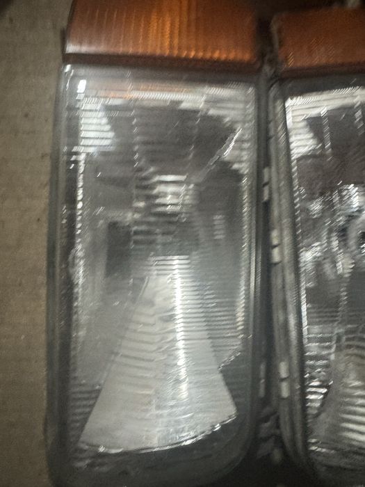 Передні фари на Пасат Б-3,4 праві оригінал