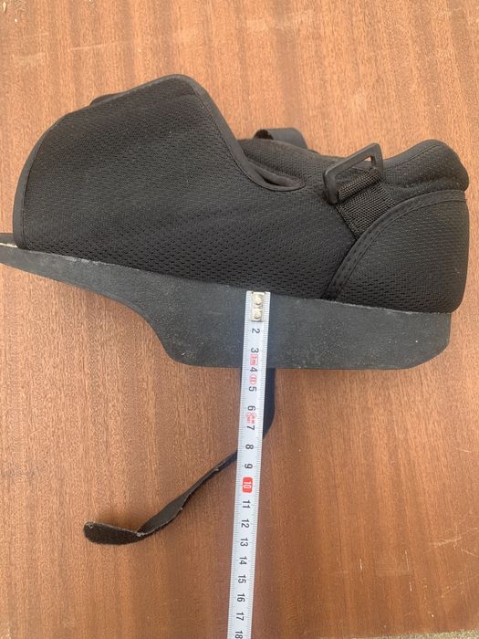 Sapato pós-cirúrgico com tacão