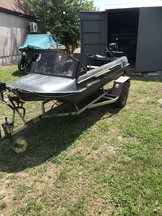Продам лодку романтика, з двигуном Suzuki 15