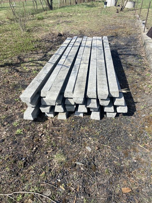 Стовпчики для сітки. Бетонні стовпці. Садові стовпці