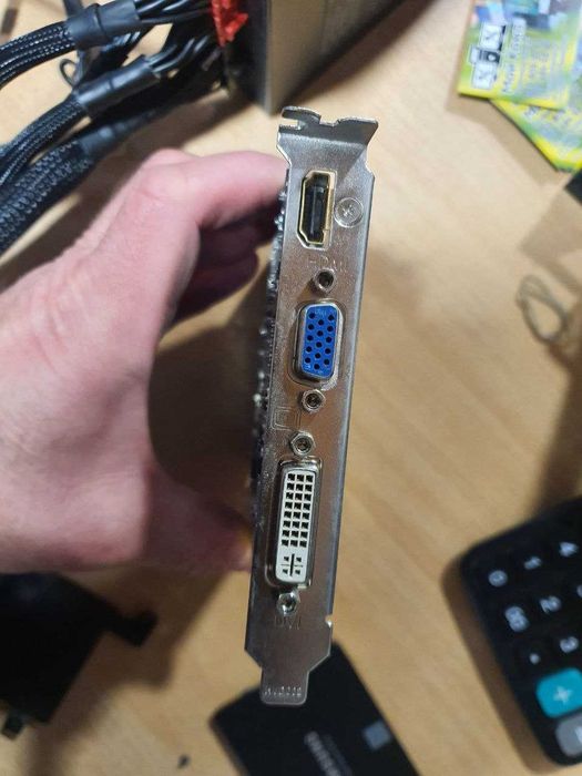 Видеокарта Gigabyte GT420 2 Гб рабочая.