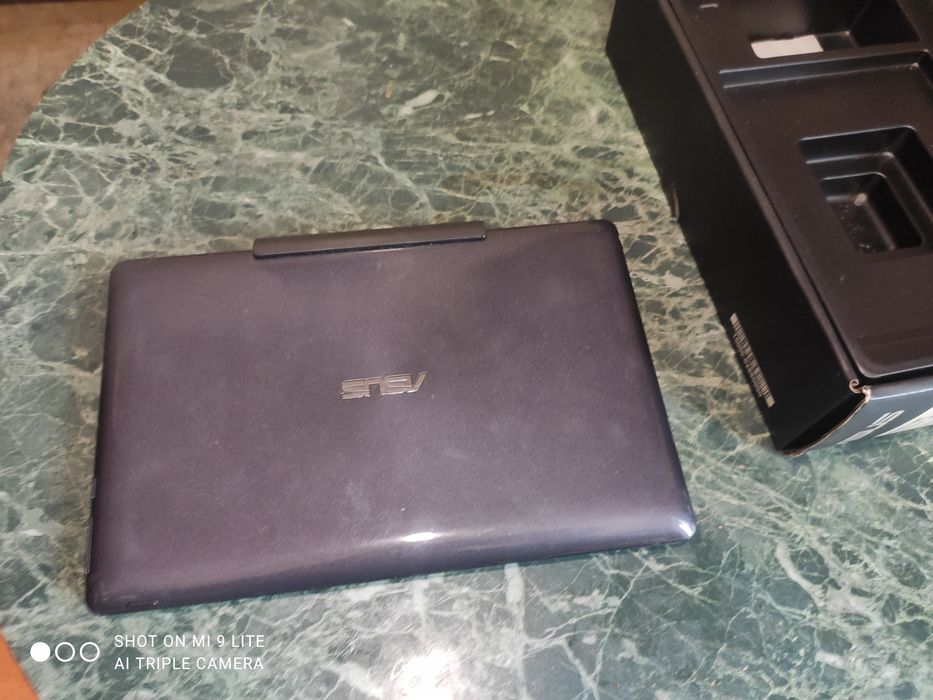 Продам мини ноутбук Асус