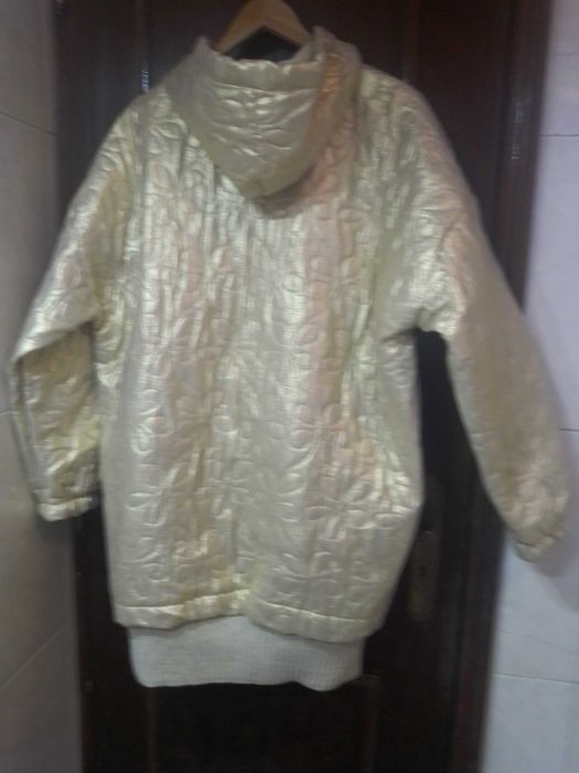 Parka dourada tamanho único