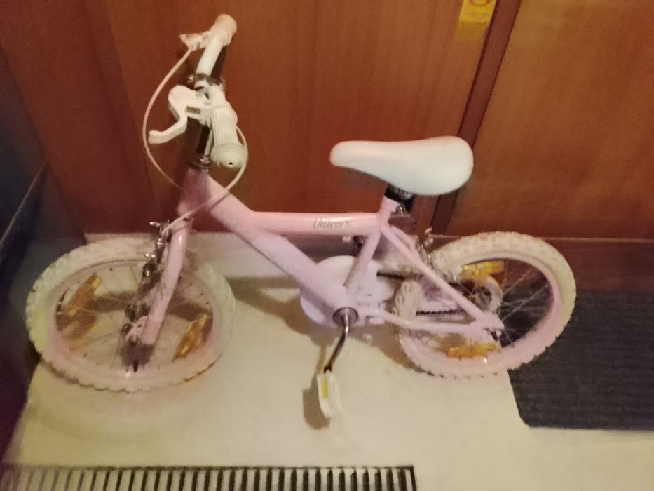 Bicicleta nova pois a criança não anda mais