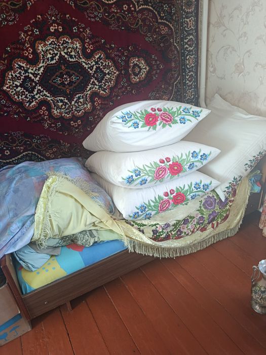 Продам диван,меблі