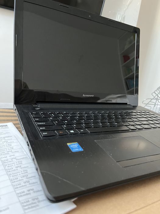 Laptop lenovo 15.6’ komplet idealny