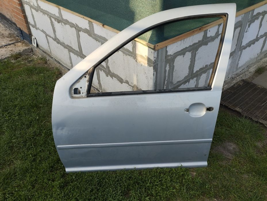 Golf 4 двері передні ліві