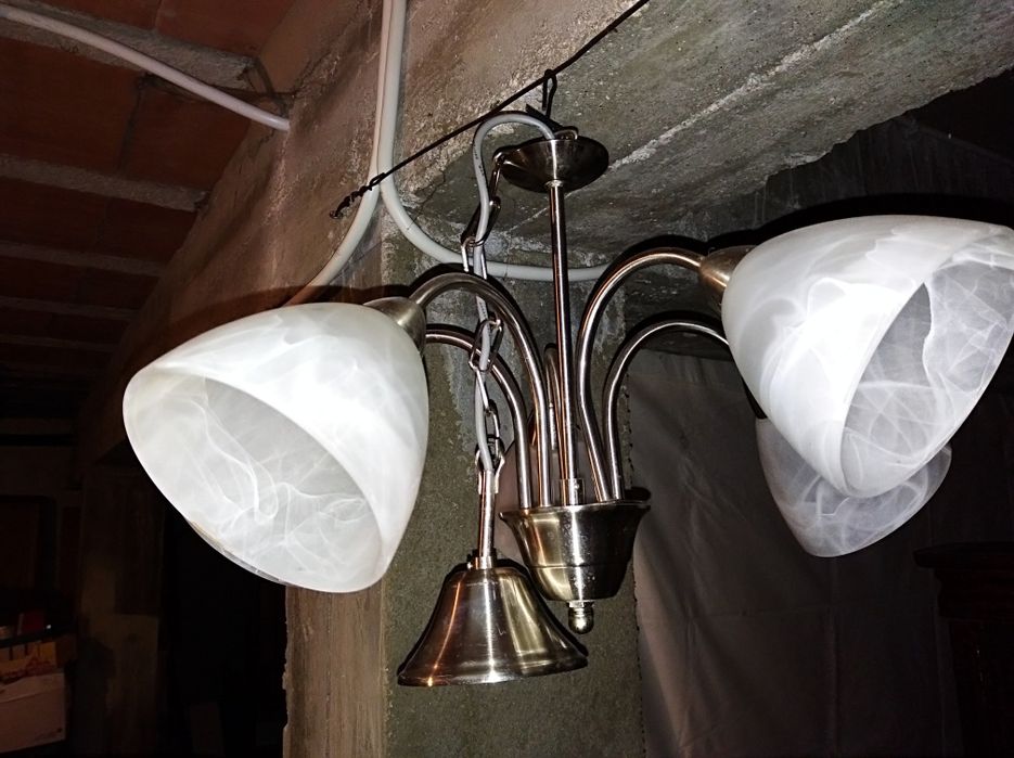 Candeeiros antigos de teto.
