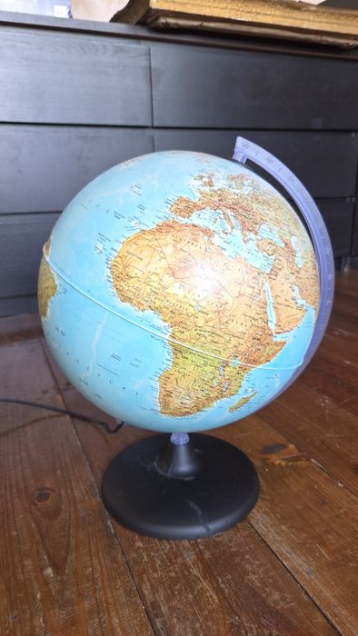 Globus podświetlany