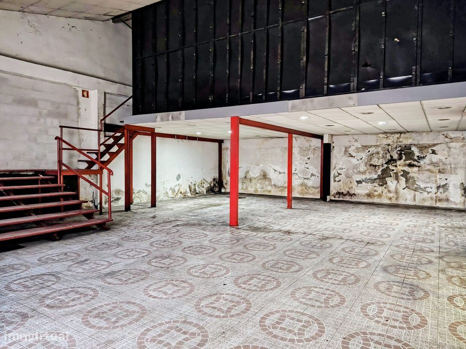 Armazém à venda em Gondomar