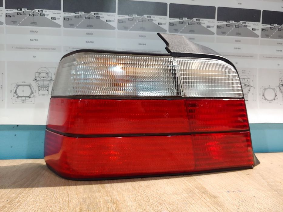 Продається задній лівий фонарь BMW E36