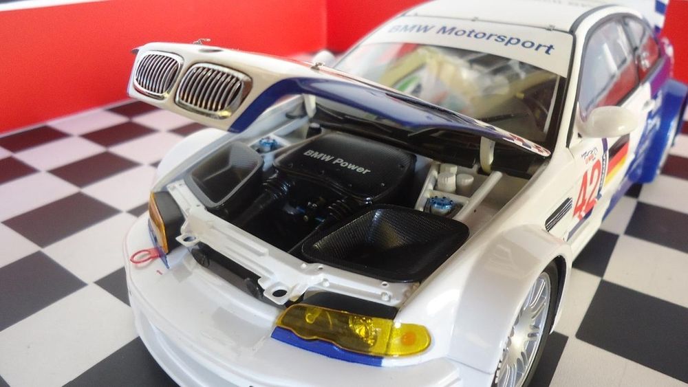 BMW M3 E46 Gtr 1/18 Minichamps