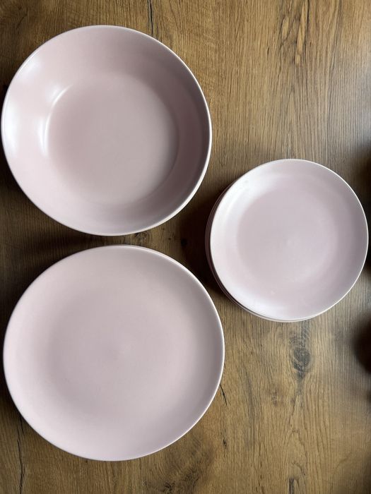 Talerze Ikea (Backig, Fargklar)
