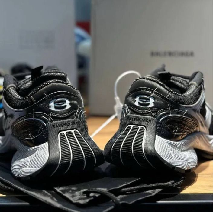 Balenciaga runner 2
