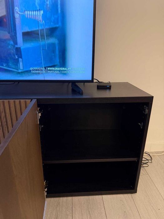 Aparador IKEA BESTÅ 180 cm | Portas Ripadas Nogueira BJÖRKÖVIKEN