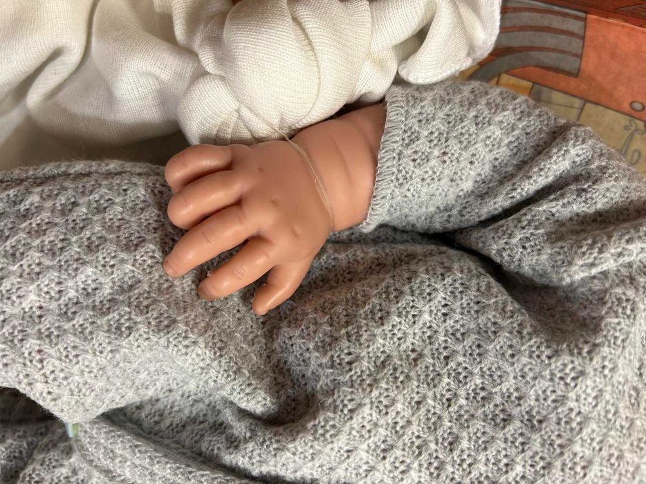 Hiszpańska lalka LaMagik Paula