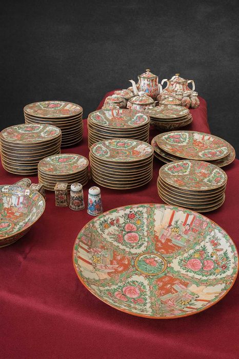 Serviço Jantar, Chá, Café 155 peças, decoração Mandarim (XIX) -SEM USO