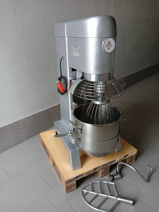 Batedeira semi nova 50 litros