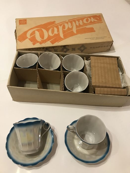 Новый фарфоровый кофейно-чайный набор