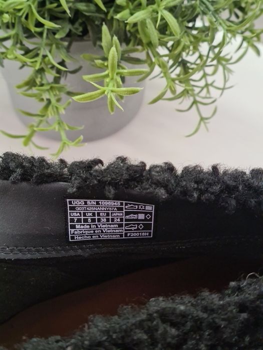 Ugg. Супер легкі Montrose. Оригінал.