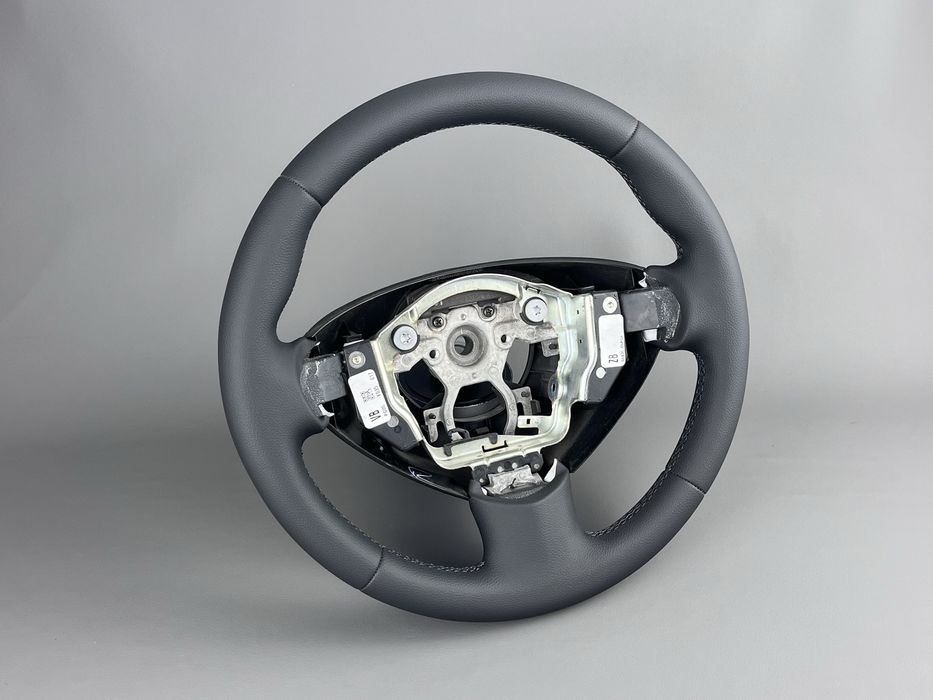 Руль Nissan Leaf