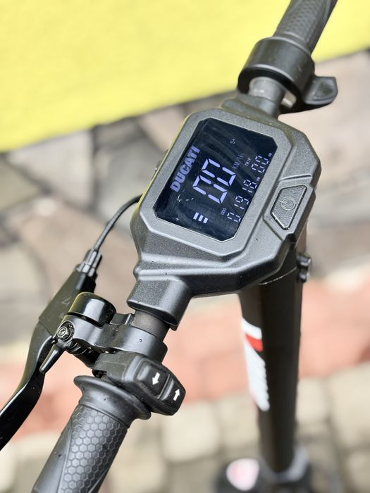 Електро самокат..