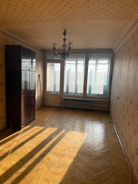 Продам 3к. квартиру бiля Цирку, вул. Дмитрiвська,2