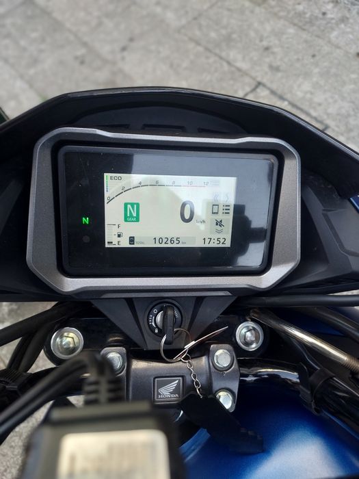 Vendo esta mota muito econômica 70 km com um litro