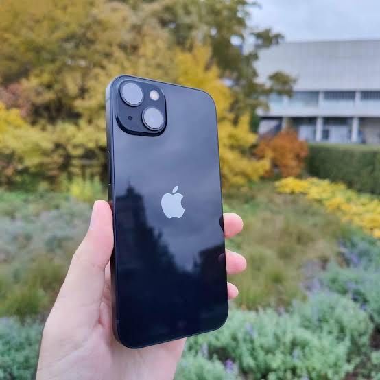 iPhone 13 256 92% батарея