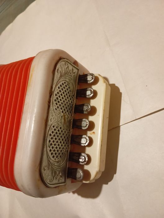 Игрушечные музыкальные инструменты. Одним лотом.