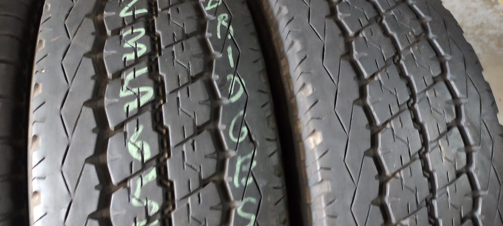 Pneus 235 65 R16 comerciais seminovos