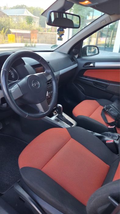 Автомобіль Opel Astra H