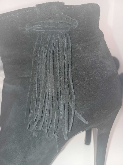 Botins camurça preta altos e compensados da Seaside