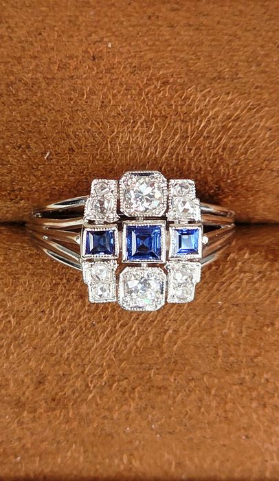 Pierścionek Art Deco białe złoto 18K naturalne szafiry i diamenty 3,83 g r.15