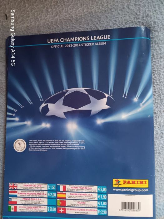 Caderneta de futebol- uefa champions league- em muito bom estado