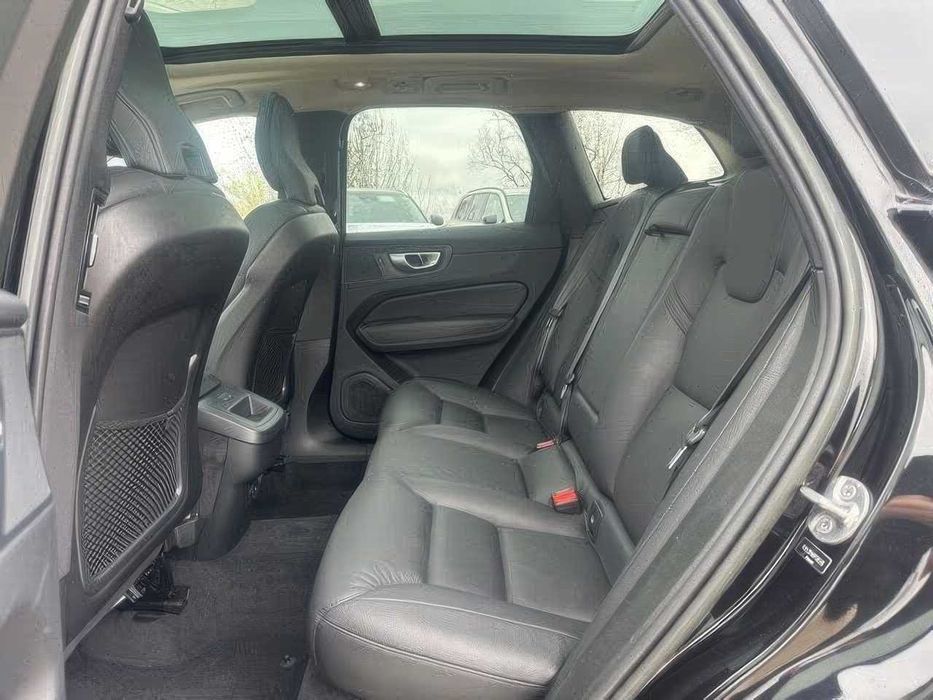 Volvo Xc60      2023