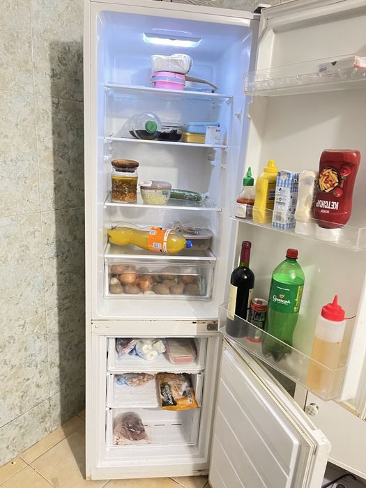 Frigorifico combinafo marca confortec impecavel possivel entrega