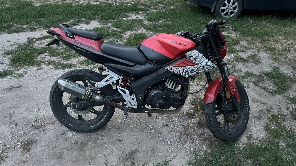 Мотоцикол Kawasaki 250 кб