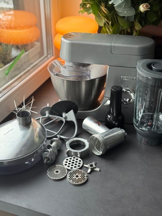 Rezerwacja/ Mikser stojący / robot planetarny Kenwood plus gadżety