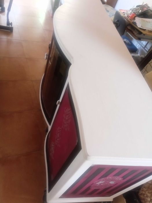 Móveis universais antigos recuperados estilo pátina mate