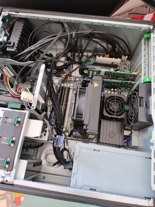 HP Z420 Workstation | 6 rdzeni / 12 wątków | 112 GB RAM | SSD | Quadro