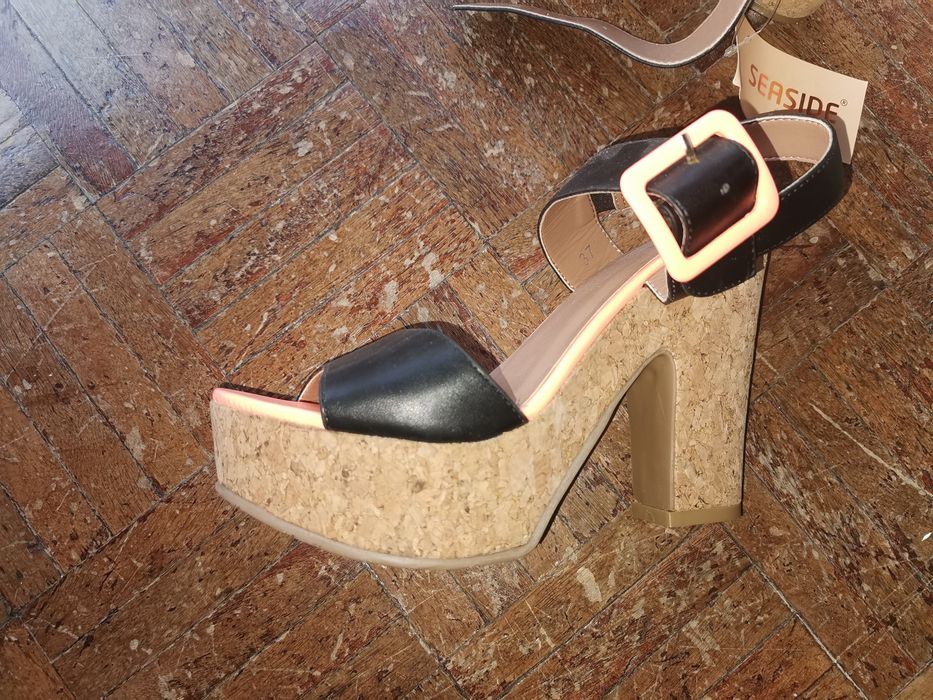 Sandálias novas Seaside com etiqueta