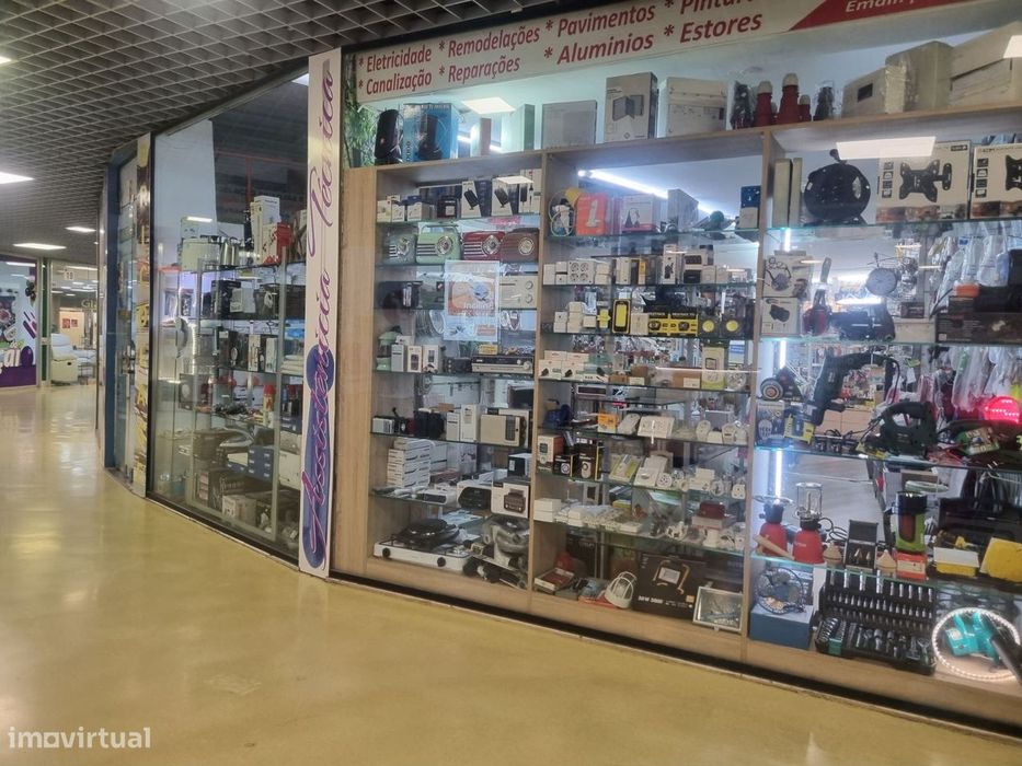 Loja em centro comercial, para trespasse, Loures - Moscavide e Portela