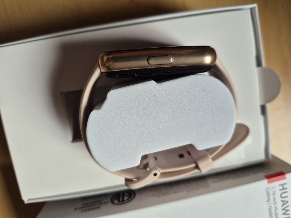 Huawei Watch Fit 2 smartwatche