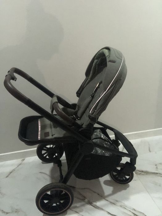 Продам коляску Carrello Epica 2в1