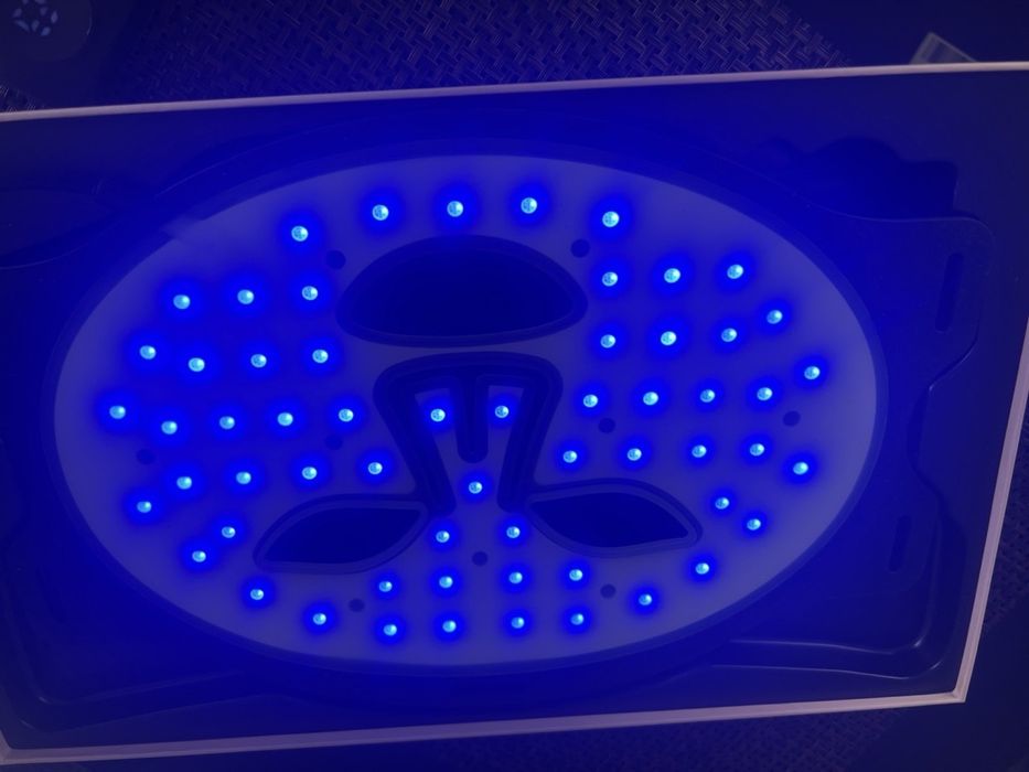 Maska LED do twarzy terapia światłem czerwone niebieskie