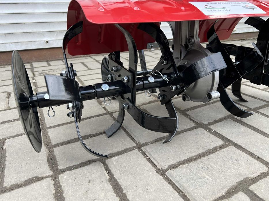 Мотокультиватор Briggs & Stratton RV-170S PRO (Робік)