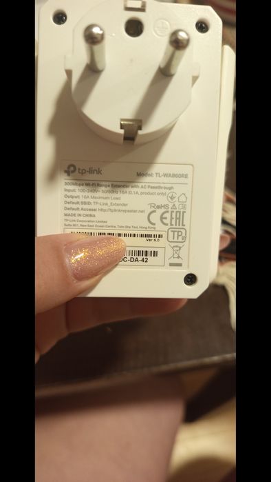 Extensor de Sinal Wi-Fi TP-Link (Com tomada integrada) – Como Novo