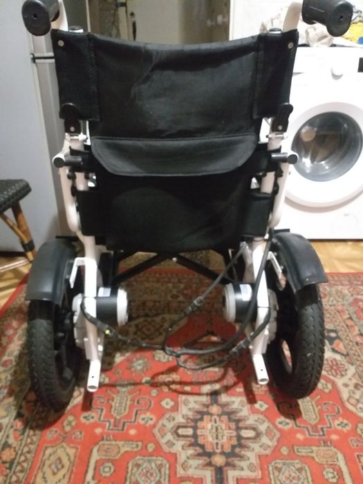 Инвалидная коляска,электрическая